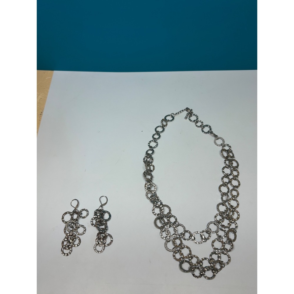 Silver Tone Hammered Interlocking Circle Bib Necklace and Dangle Earring Set‎